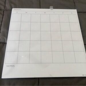 ✔️ Whiteboard monthly calendar